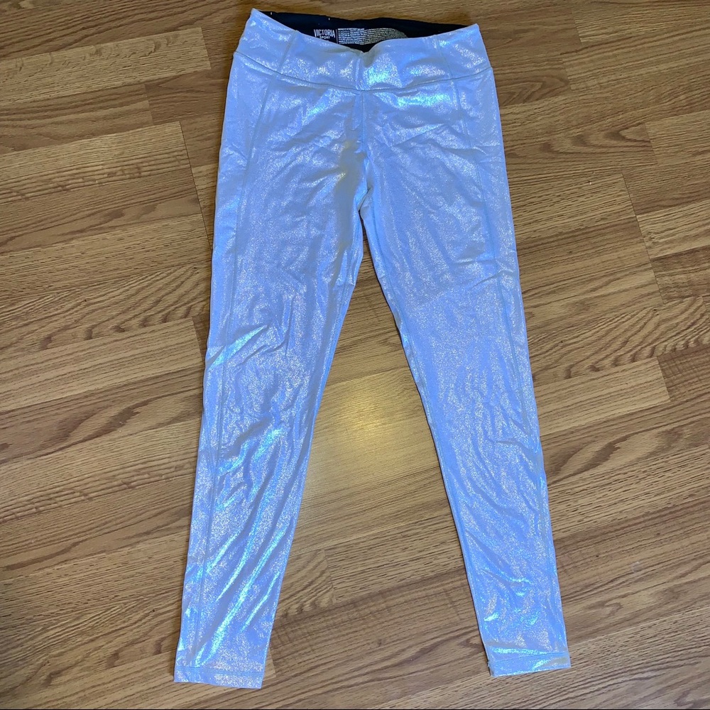 VS knockout leggings